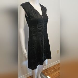 Kenneth Cole New York Black Sleeveless V-Neck Front-zip Dress